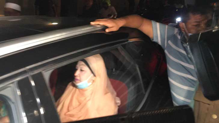 BNP Chairperson Khaleda Zia taken to hospital