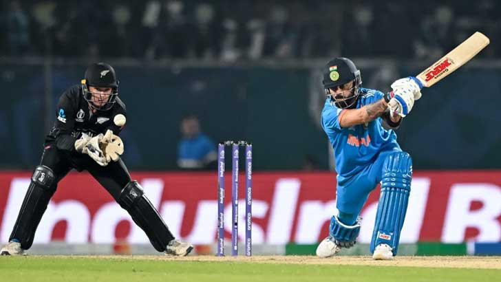 Kohli hits 95 as unbeaten India down New Zealand at World Cup