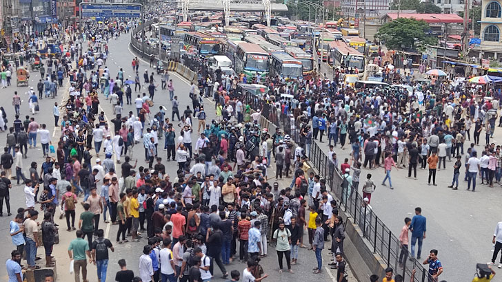 Dhaka-Ctg highway blocked by students
