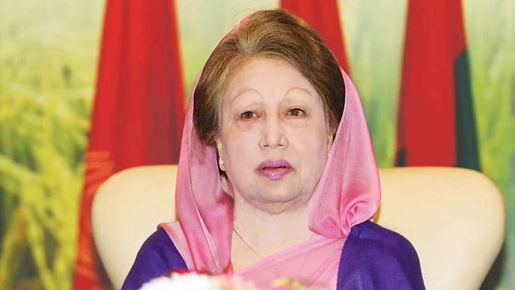 গভীর রাতে খালেদা জিয়ার শারীরিক অবস্থার অবনতি, সিসিইউতে ভর্তি